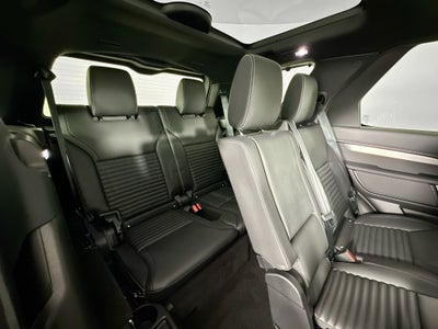 2026 Land Rover Discovery Base