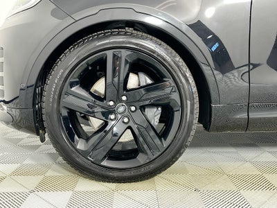 2026 Land Rover Discovery Base