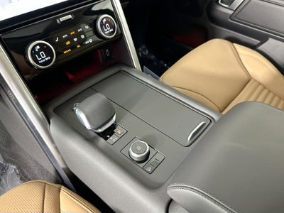 2026 Land Rover Discovery Base