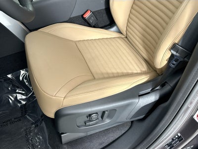 2026 Land Rover Discovery Base