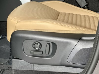 2026 Land Rover Discovery Base