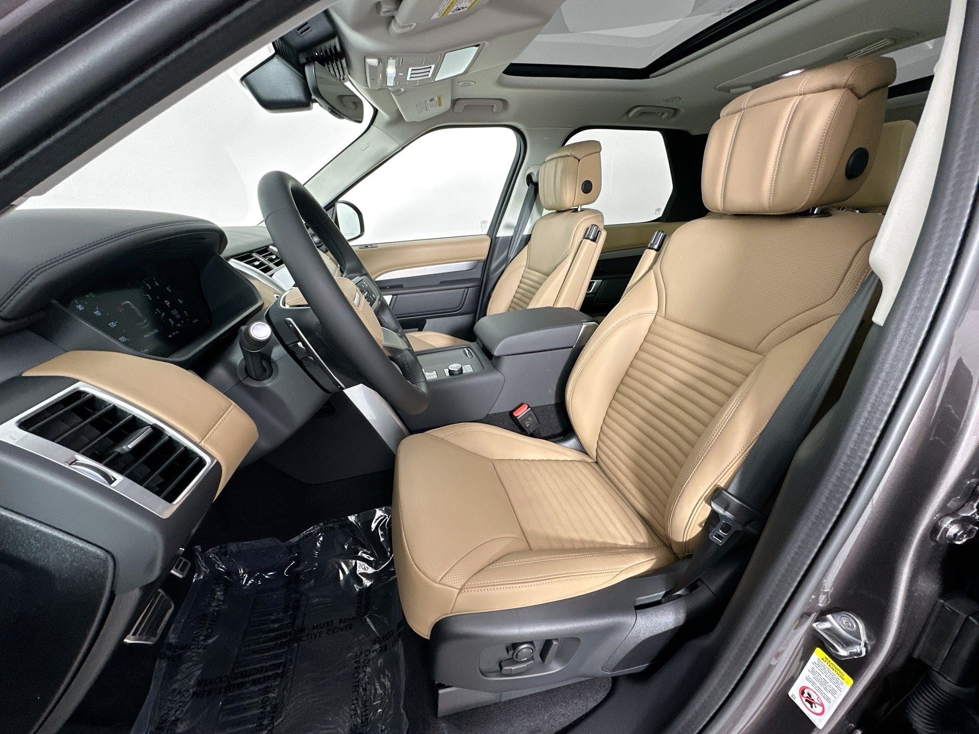 2026 Land Rover Discovery Base