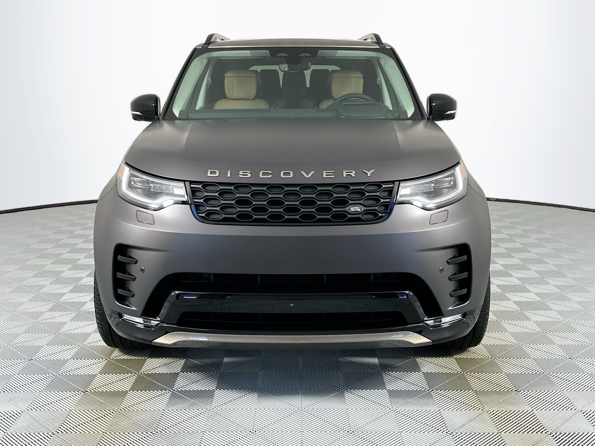 2026 Land Rover Discovery Base