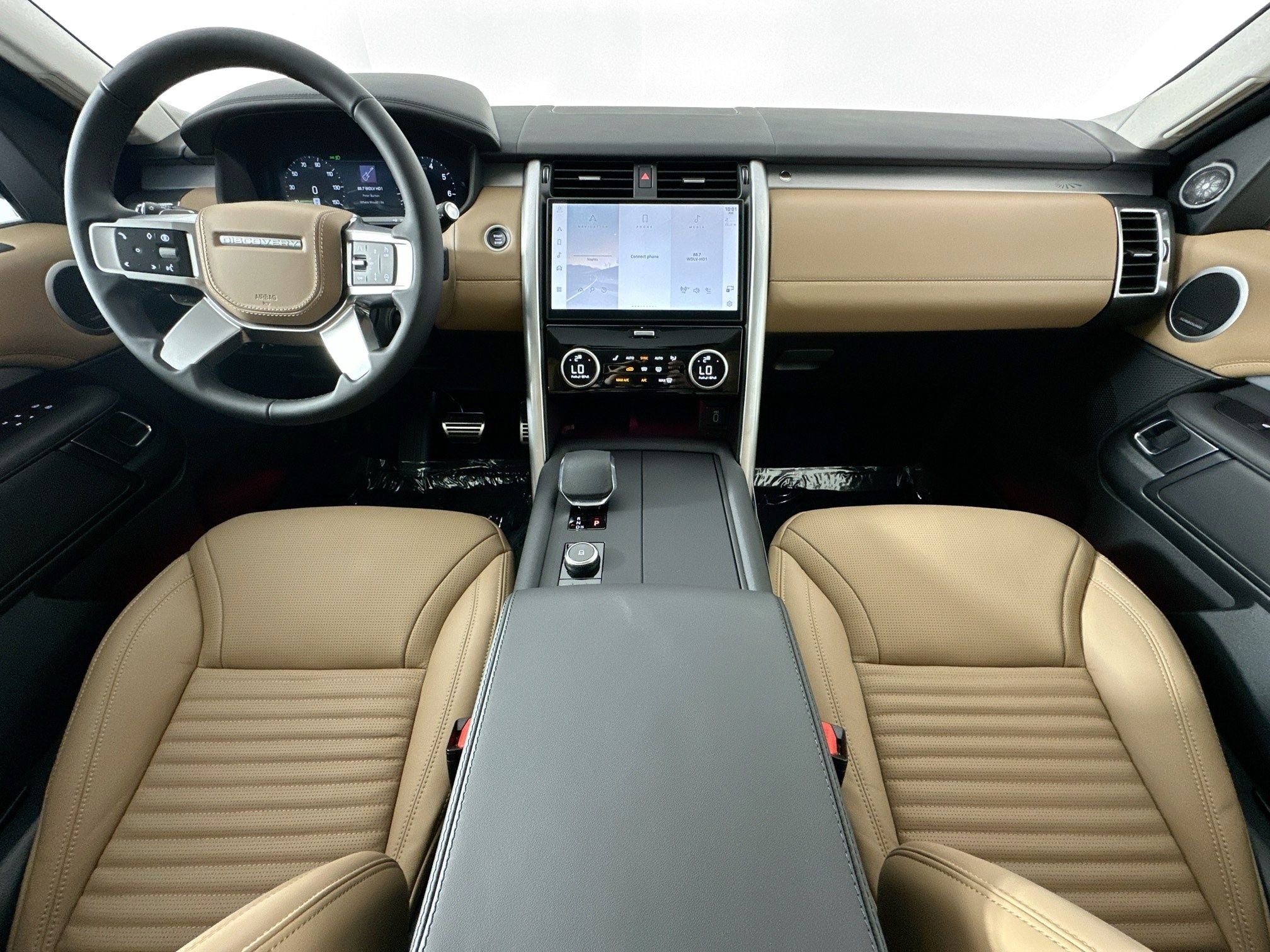 2026 Land Rover Discovery Base