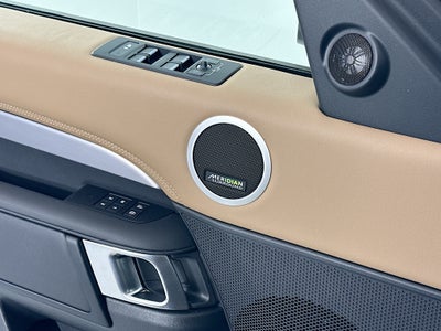 2026 Land Rover Discovery Base