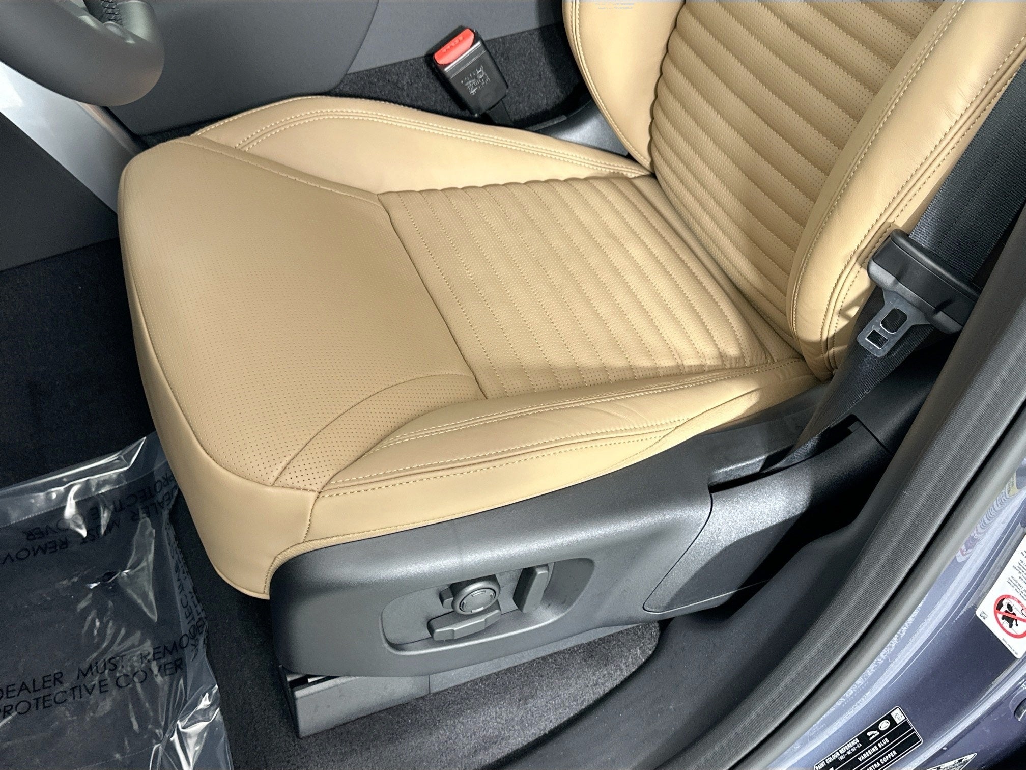 2026 Land Rover Discovery Base