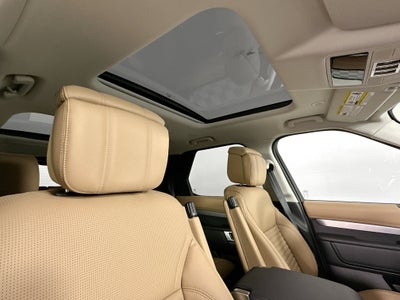 2026 Land Rover Discovery Base