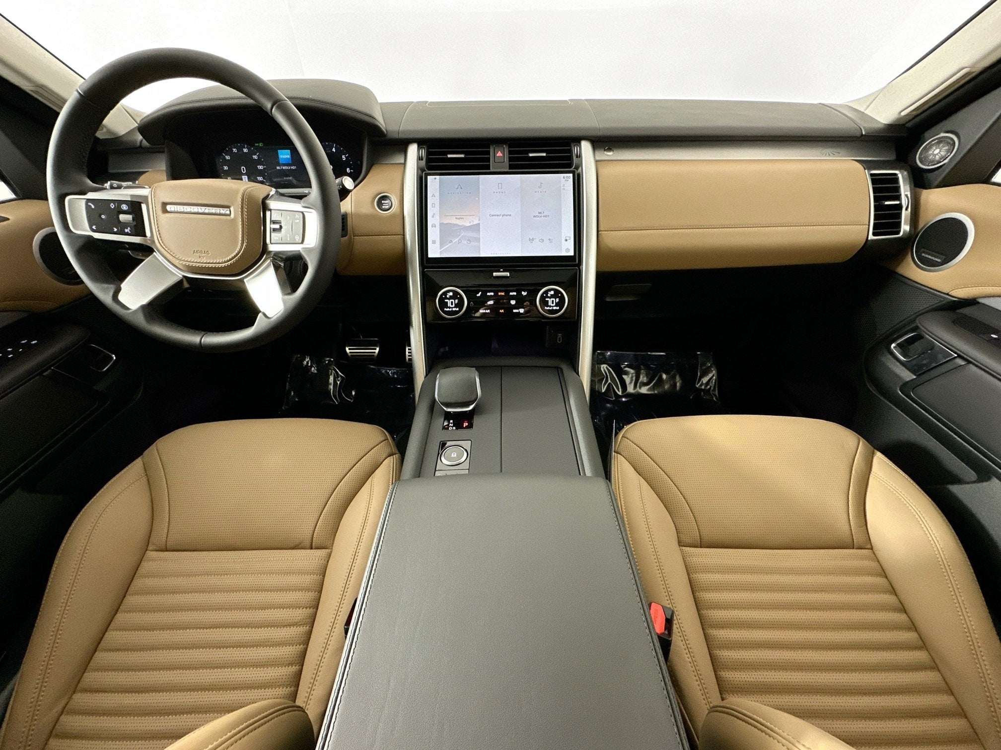 2026 Land Rover Discovery Base