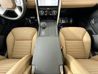 2026 Land Rover Discovery Base