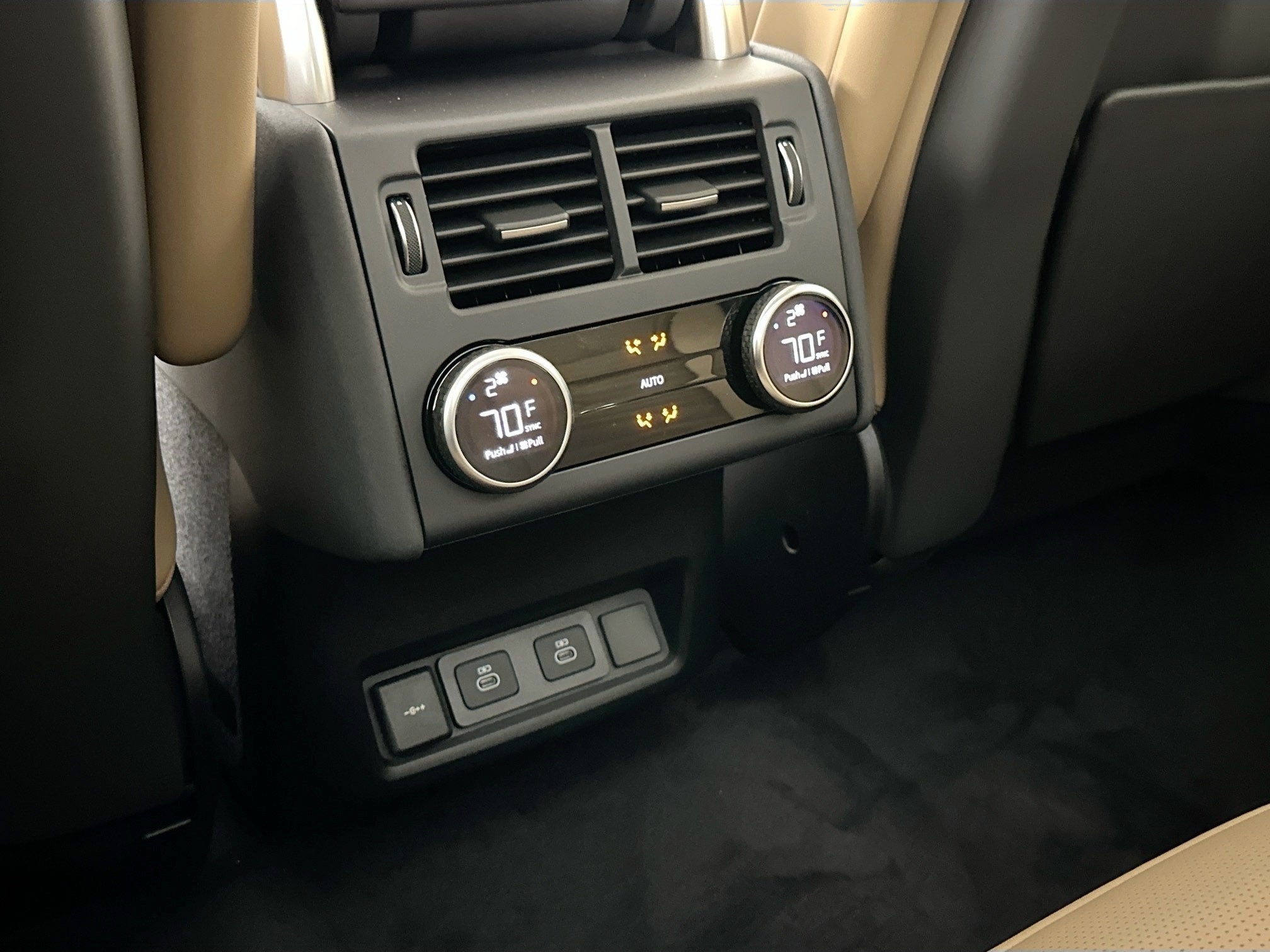 2026 Land Rover Discovery Base