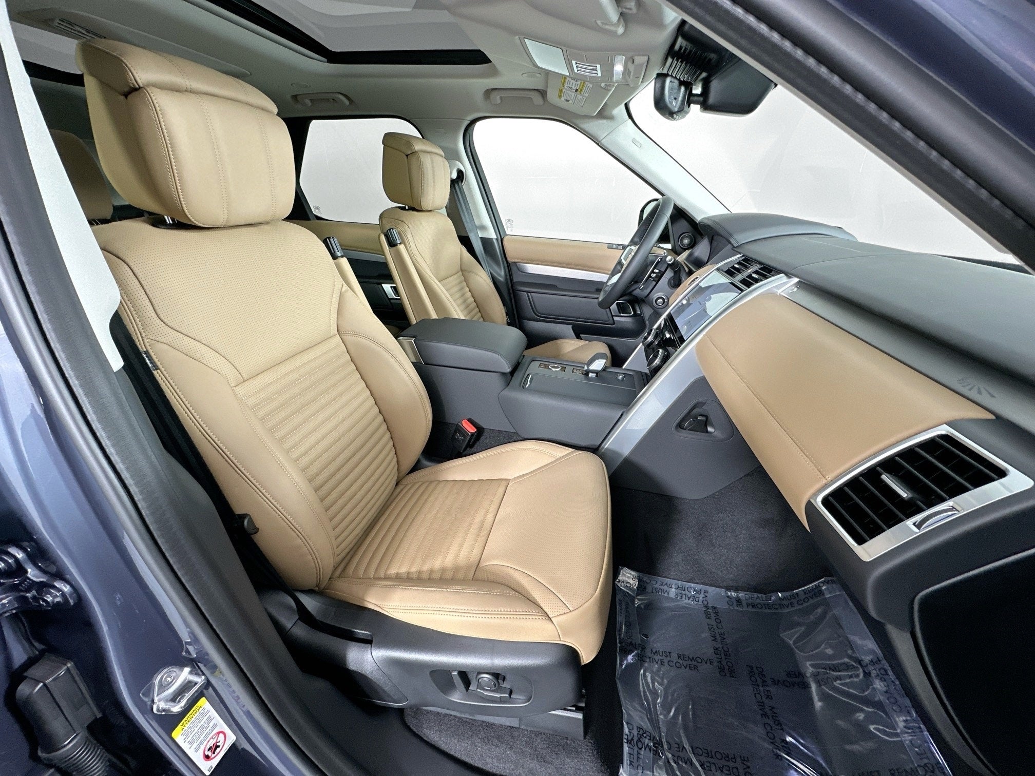 2026 Land Rover Discovery Base