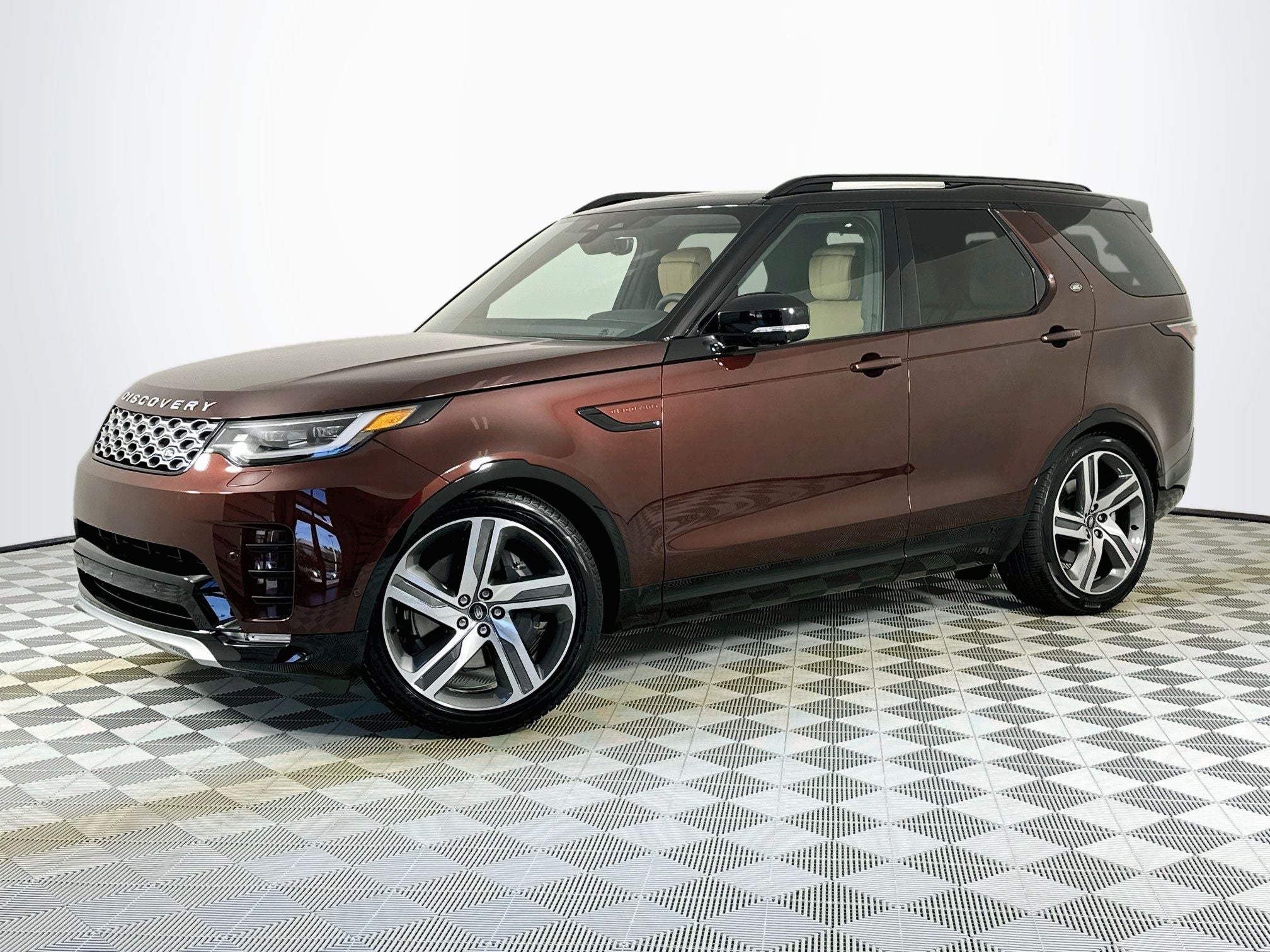 2026 Land Rover Discovery Base
