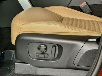 2026 Land Rover Discovery Base
