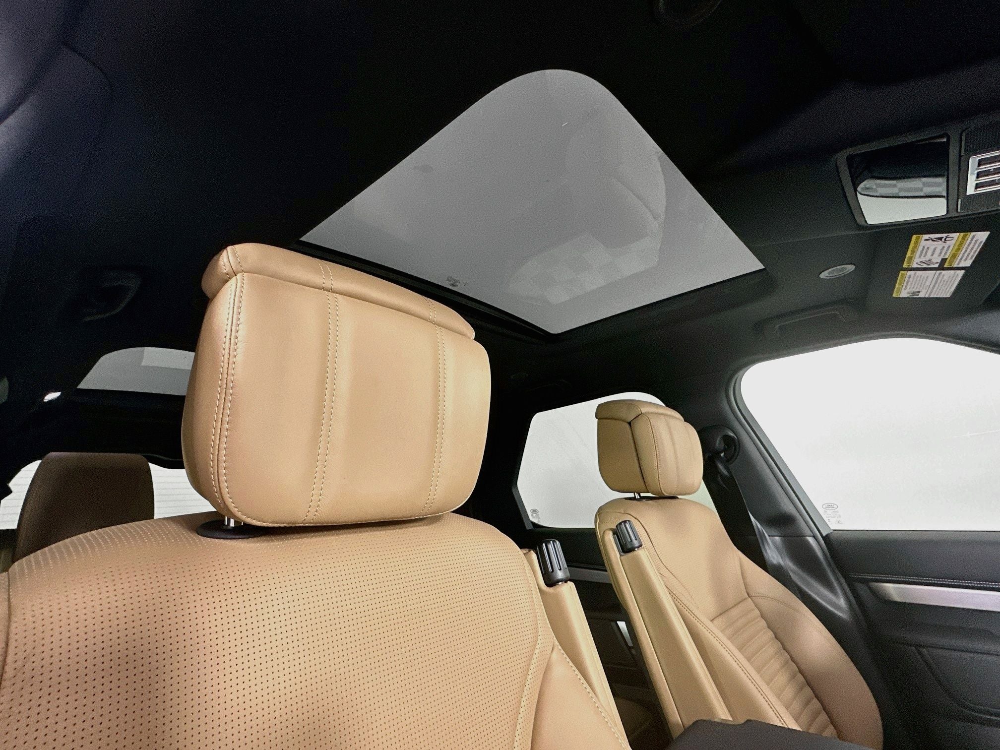 2026 Land Rover Discovery Base