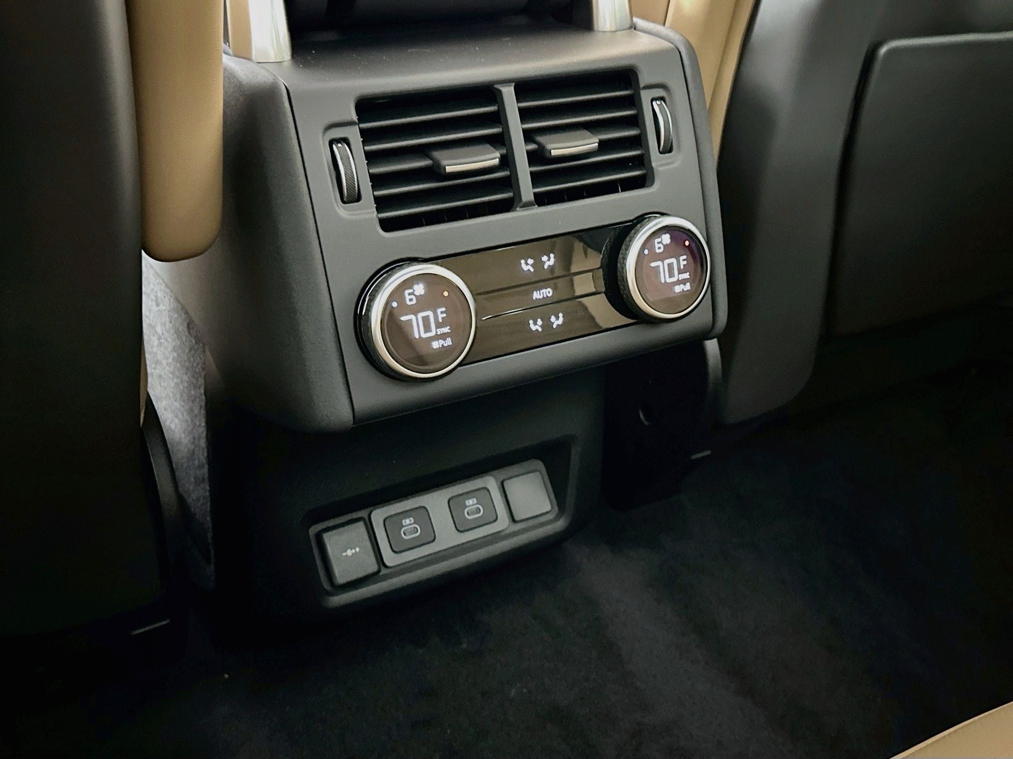 2026 Land Rover Discovery Base