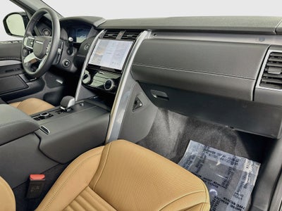 2026 Land Rover Discovery Base