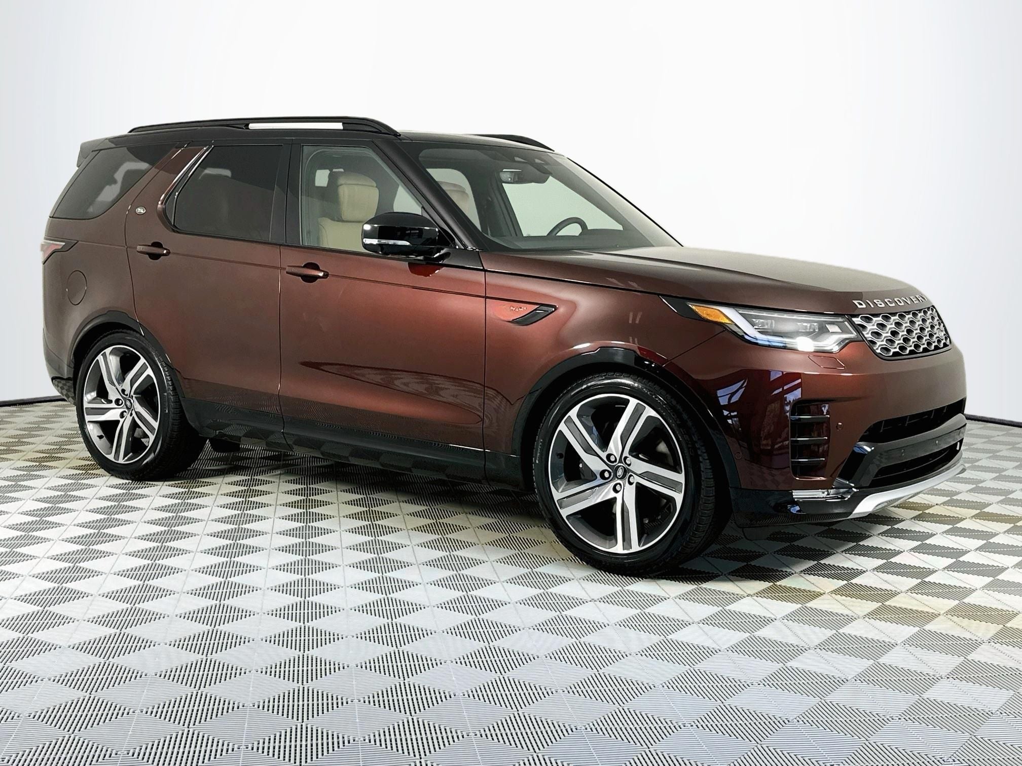 2026 Land Rover Discovery Base