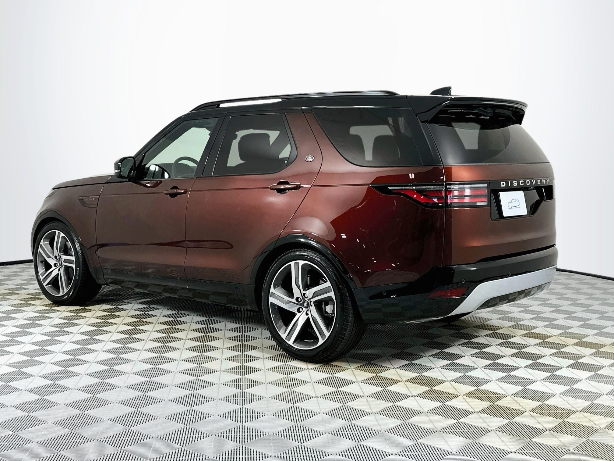 2026 Land Rover Discovery Base