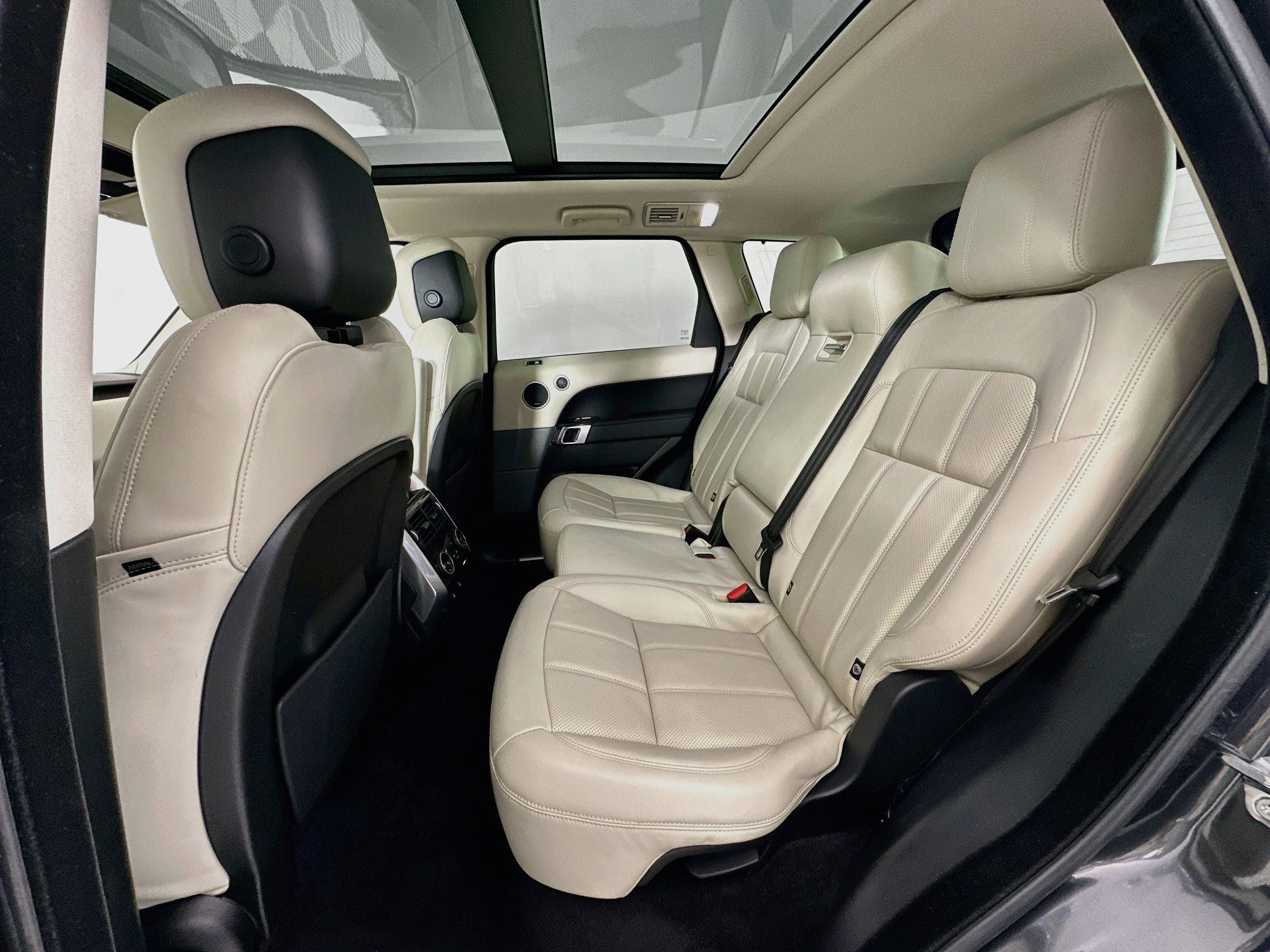 2021 Land Rover Range Rover Sport HSE Silver Edition