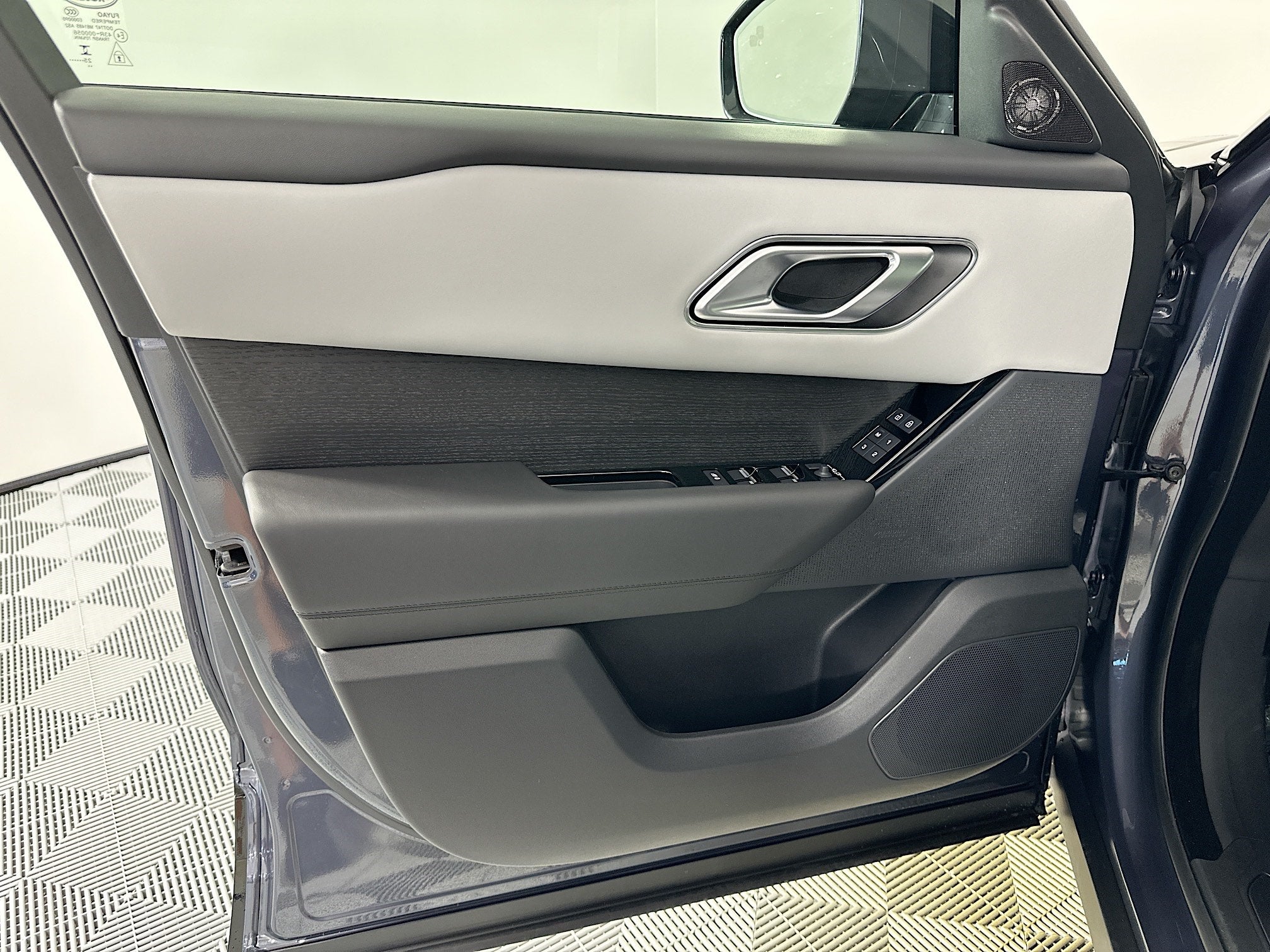 2026 Land Rover Range Rover Velar Autobiography