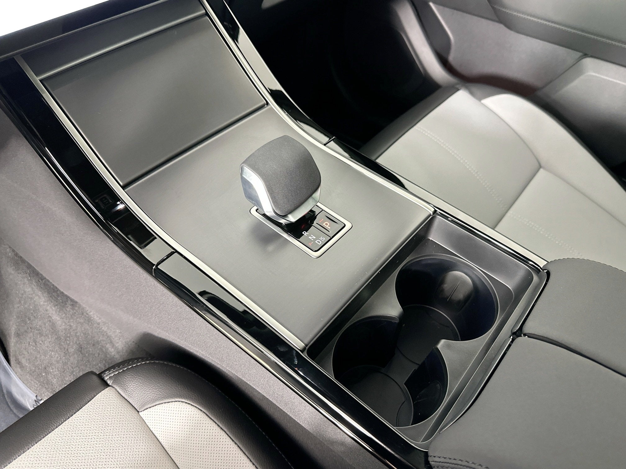 2026 Land Rover Range Rover Velar S