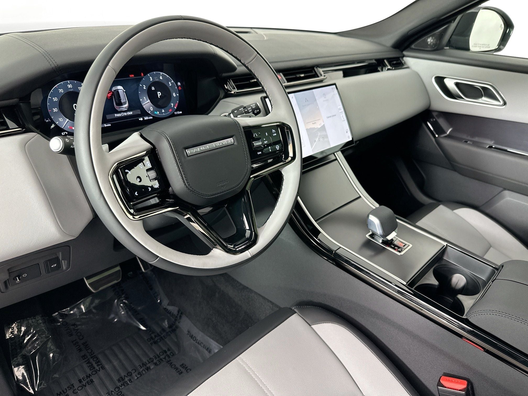 2026 Land Rover Range Rover Velar Dynamic SE