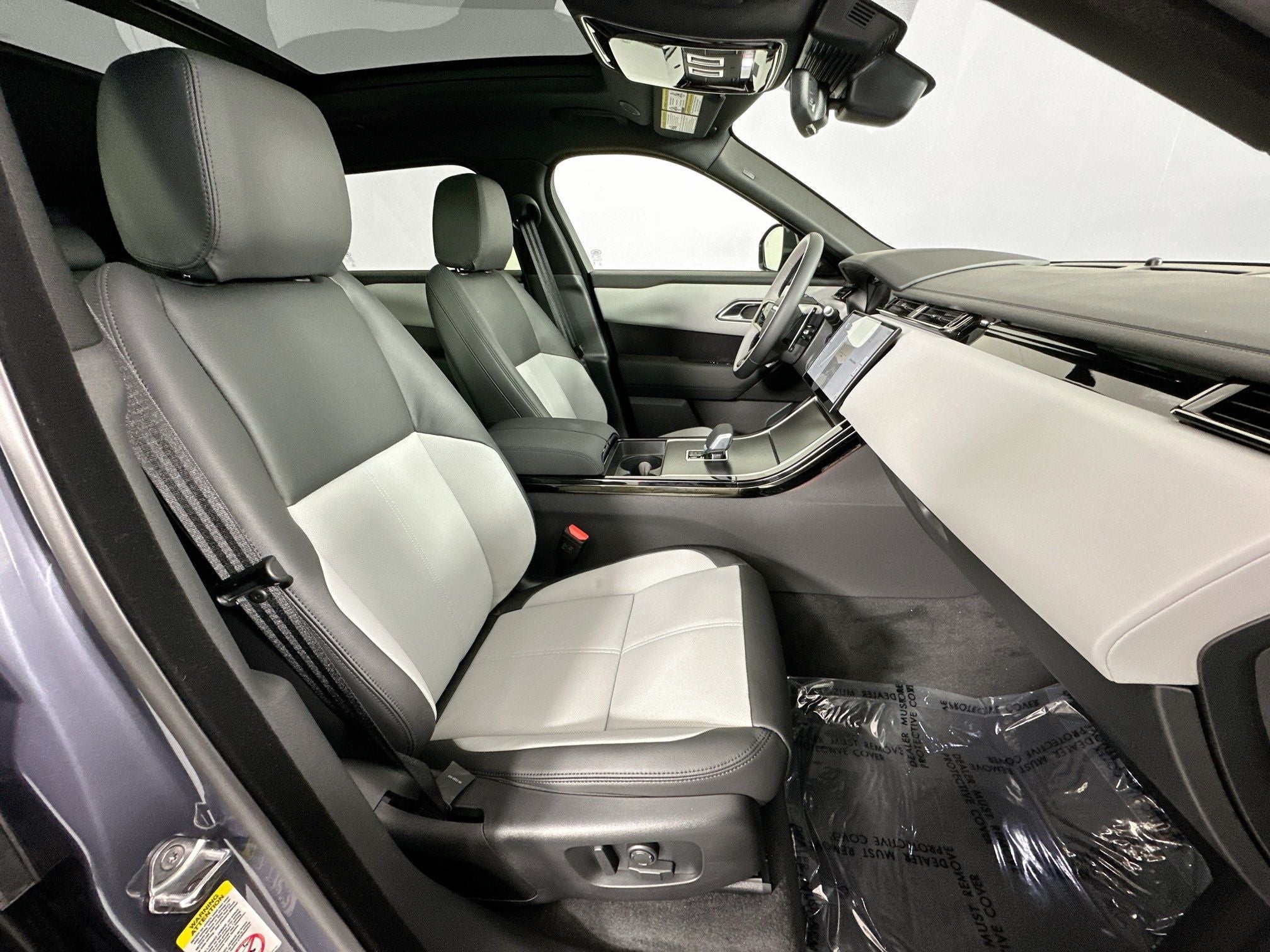 2026 Land Rover Range Rover Velar Dynamic SE