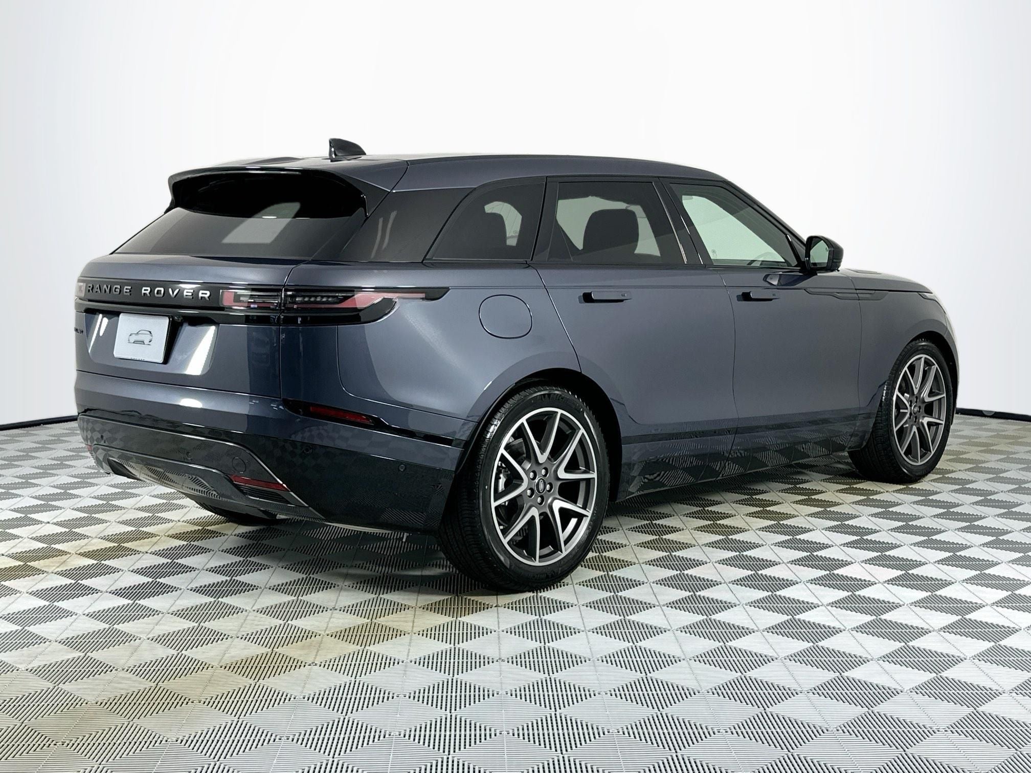 2026 Land Rover Range Rover Velar Dynamic SE