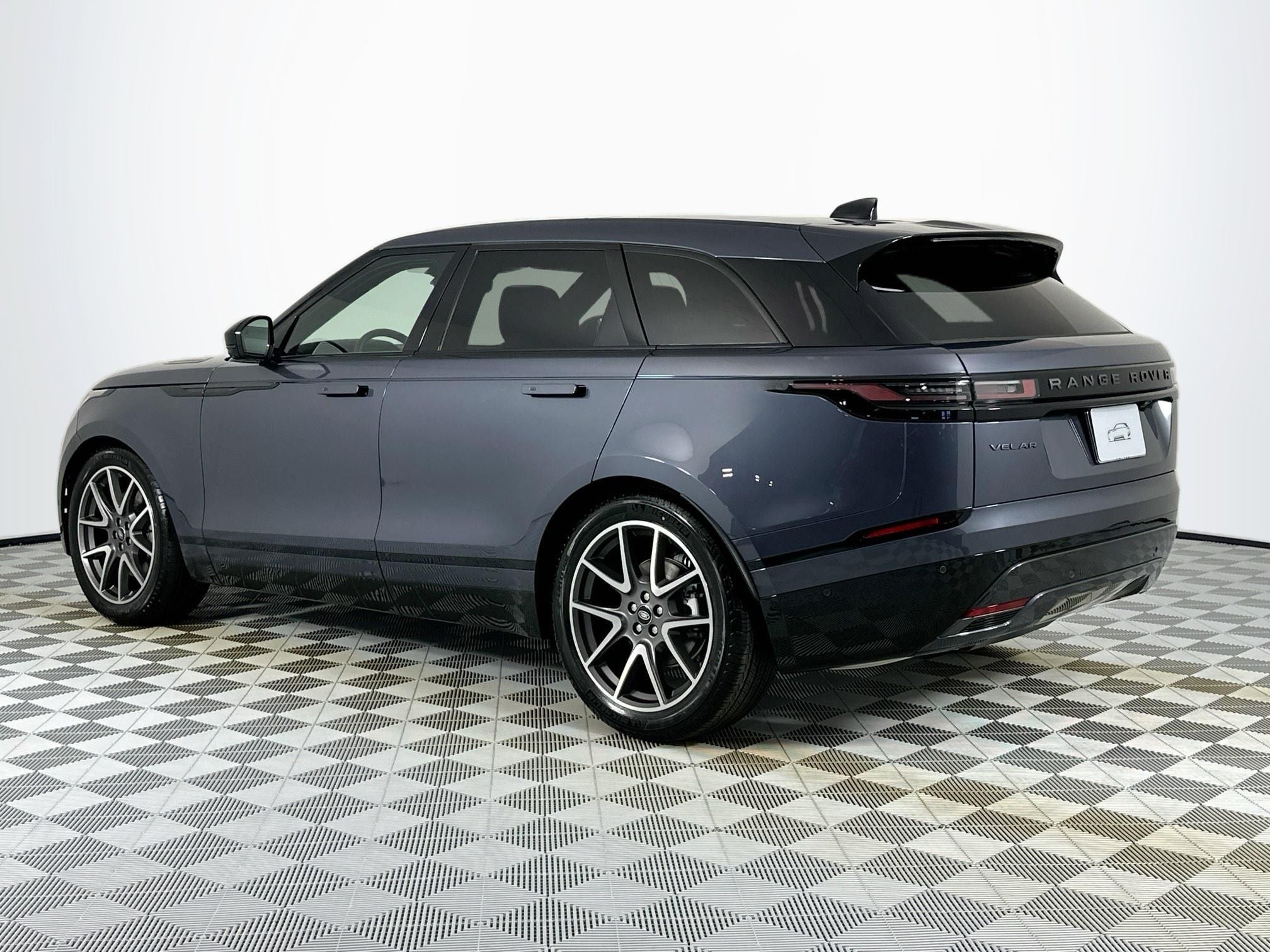 2026 Land Rover Range Rover Velar Dynamic SE