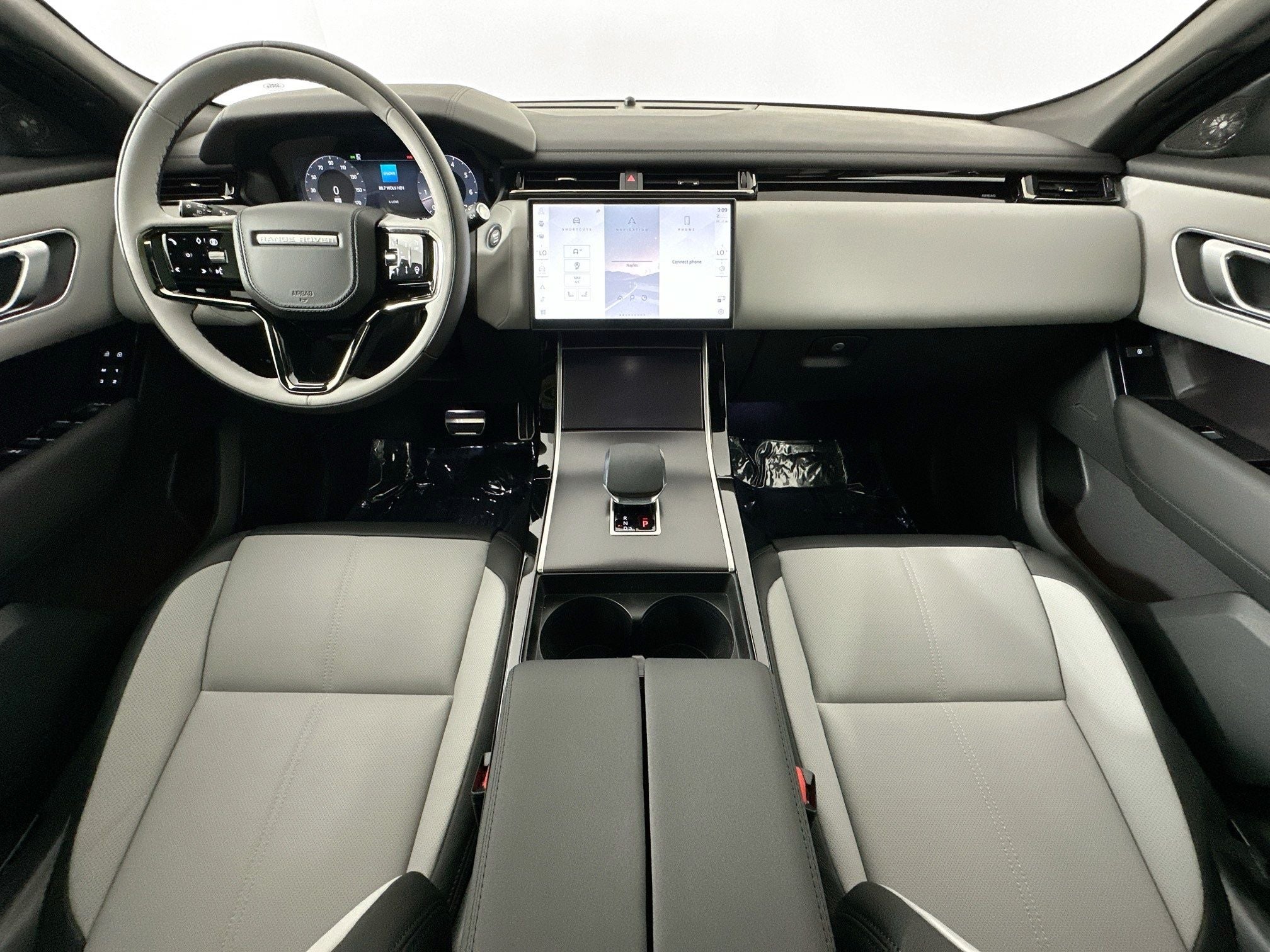 2026 Land Rover Range Rover Velar Dynamic SE