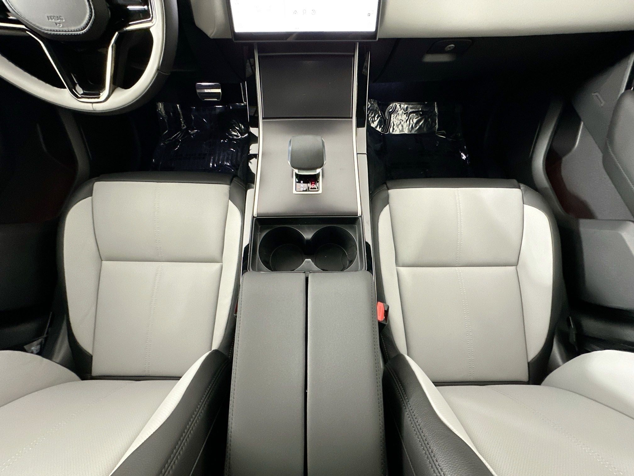 2026 Land Rover Range Rover Velar Dynamic SE