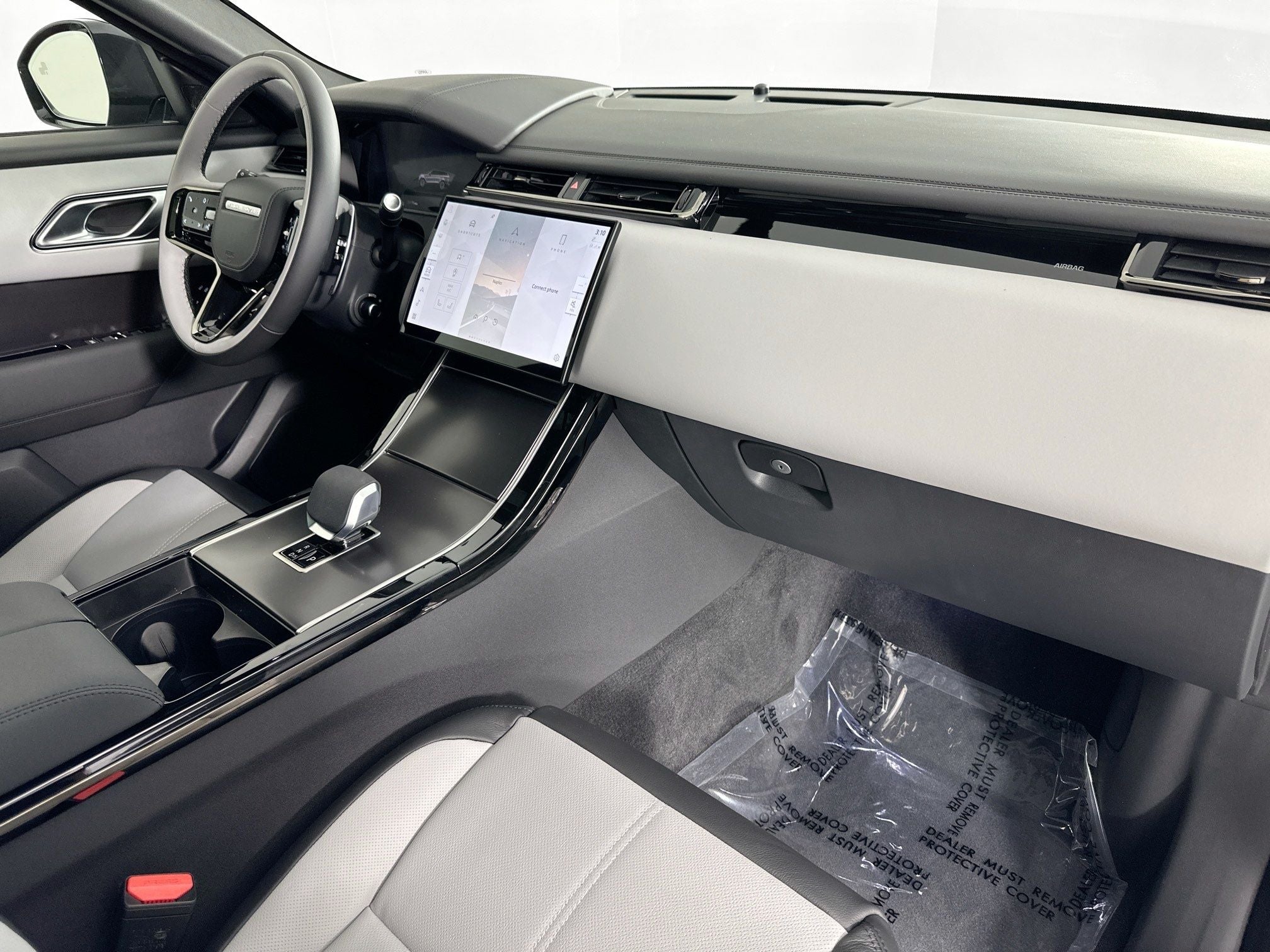 2026 Land Rover Range Rover Velar Dynamic SE