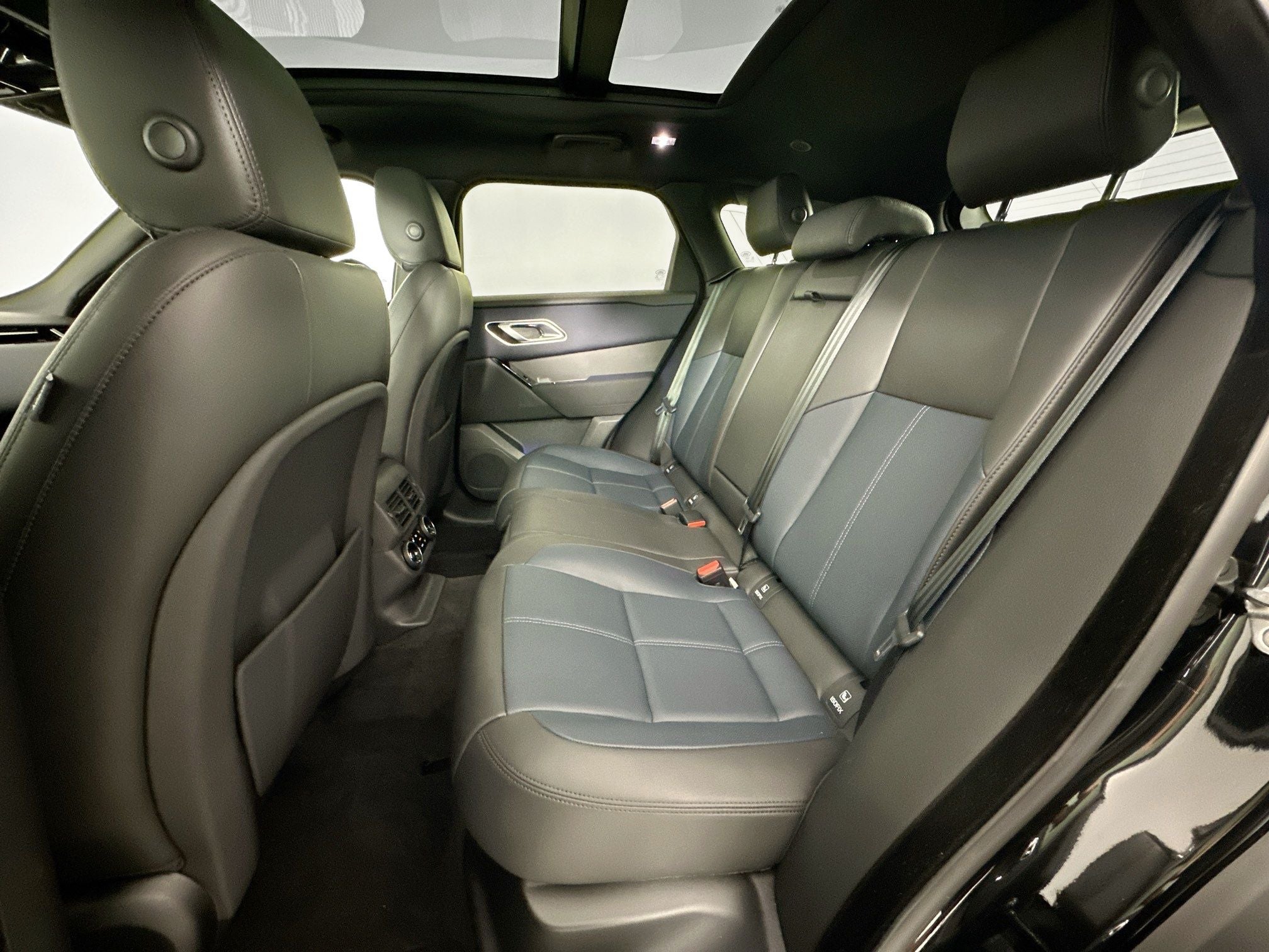 2024 Land Rover Range Rover Velar Dynamic SE