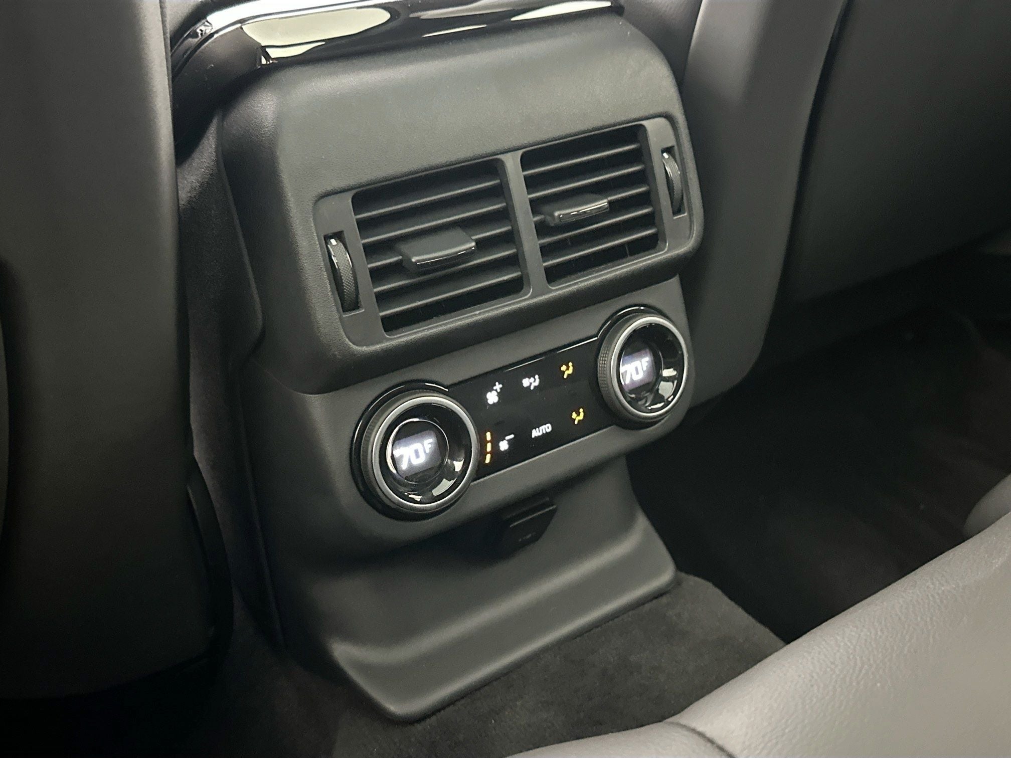 2024 Land Rover Range Rover Velar Dynamic SE