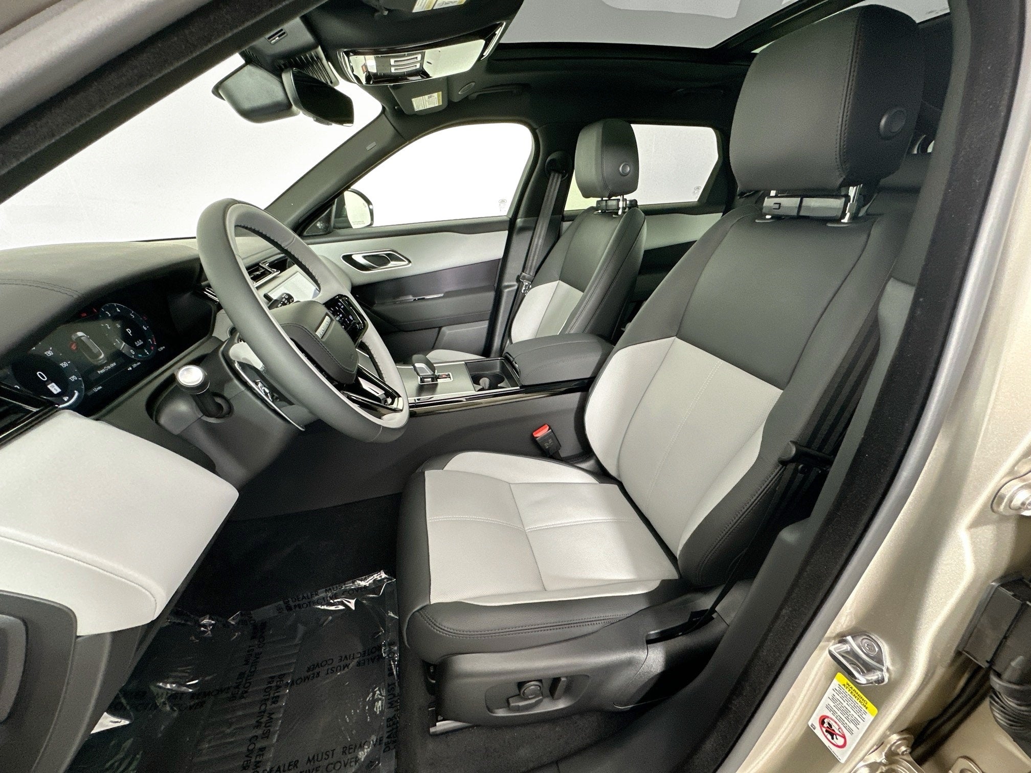 2026 Land Rover Range Rover Velar Dynamic SE