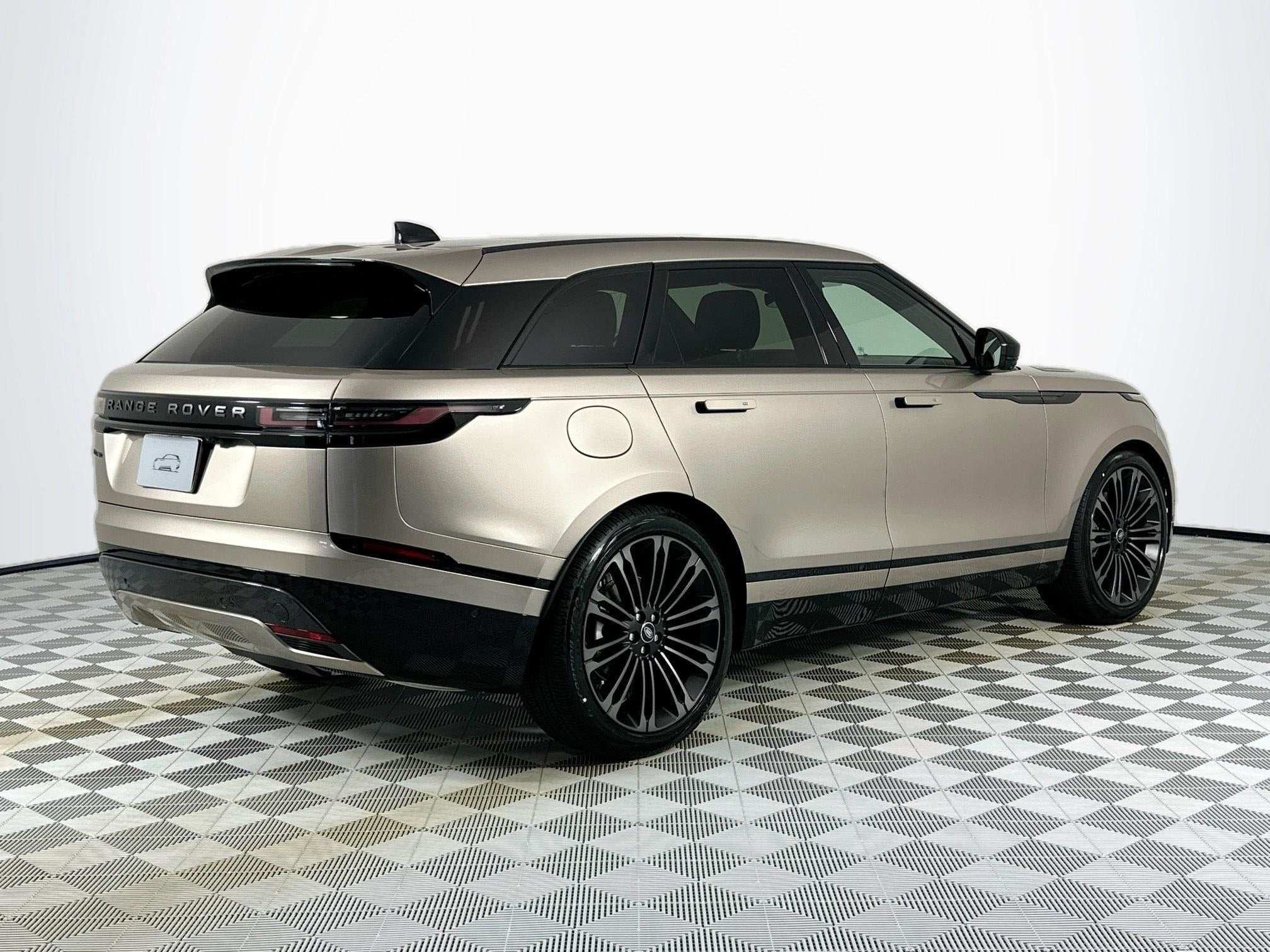 2026 Land Rover Range Rover Velar Dynamic SE