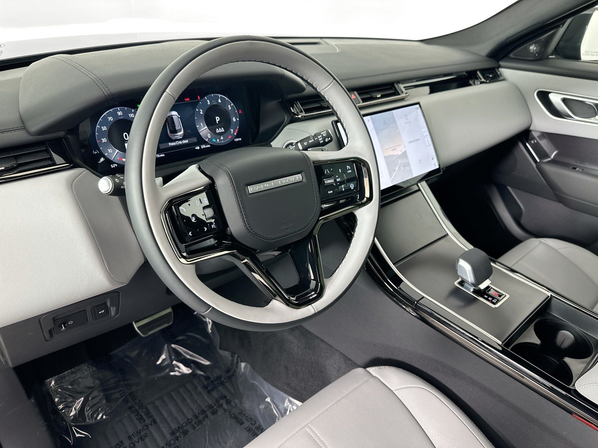 2026 Land Rover Range Rover Velar Dynamic SE