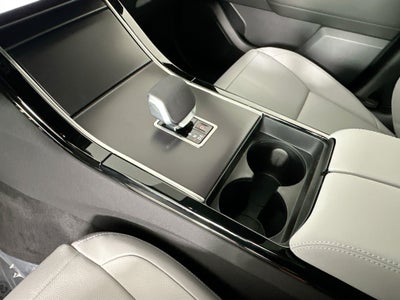 2026 Land Rover Range Rover Velar Dynamic SE