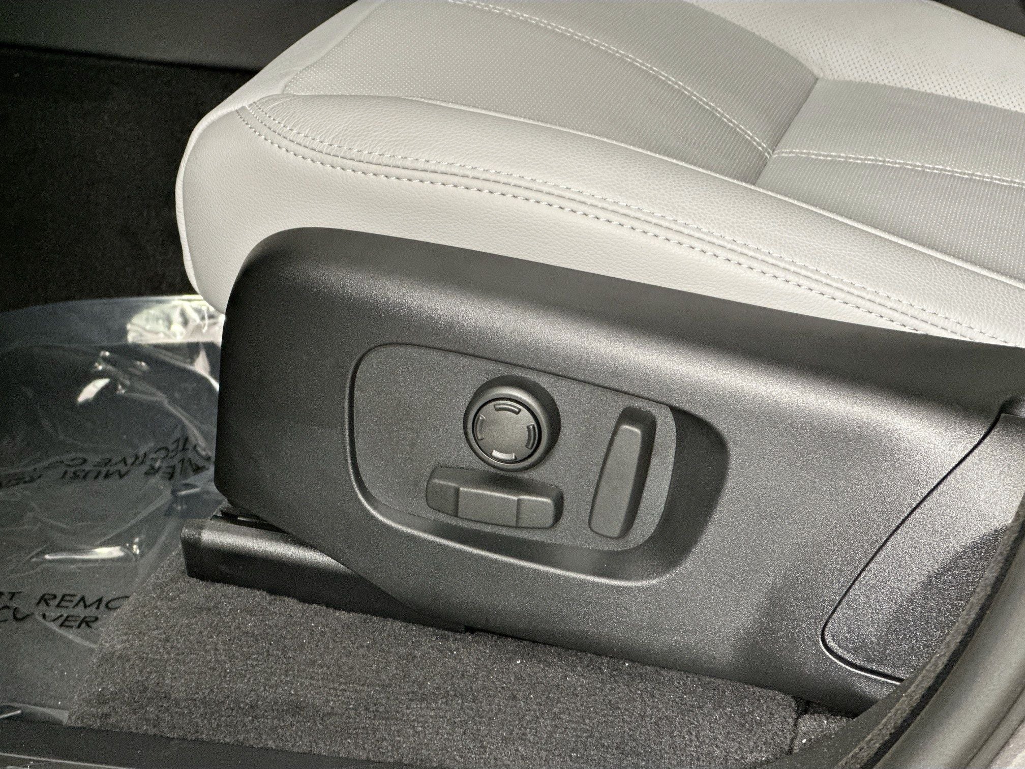 2026 Land Rover Range Rover Velar Dynamic SE