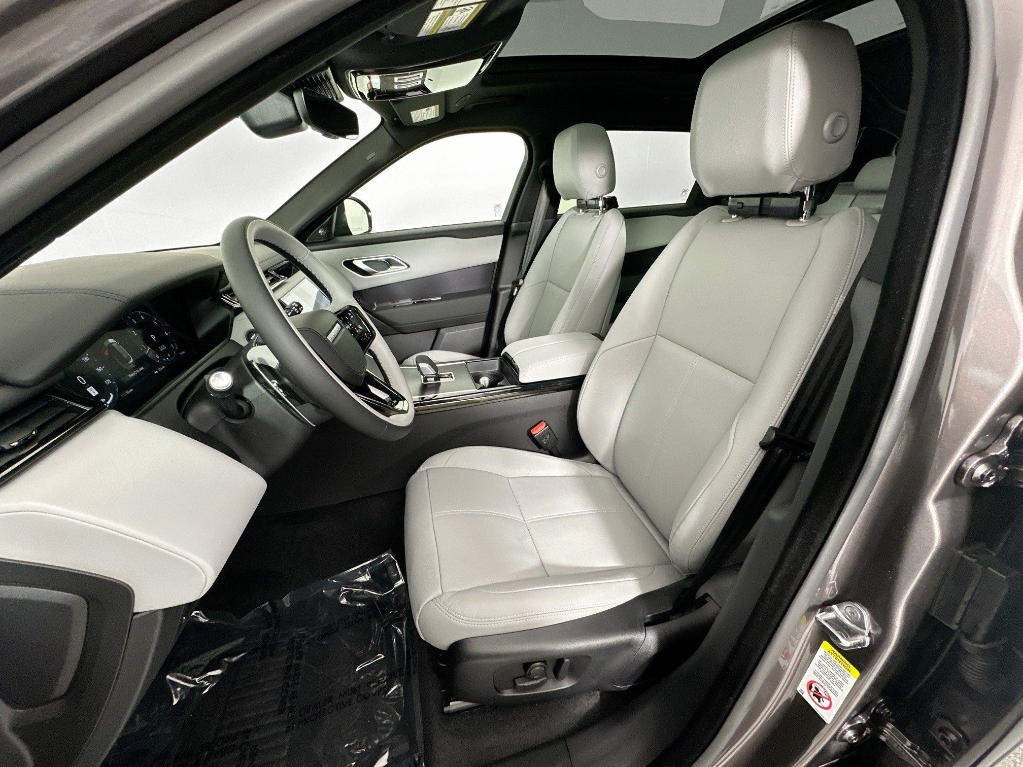 2026 Land Rover Range Rover Velar Dynamic SE