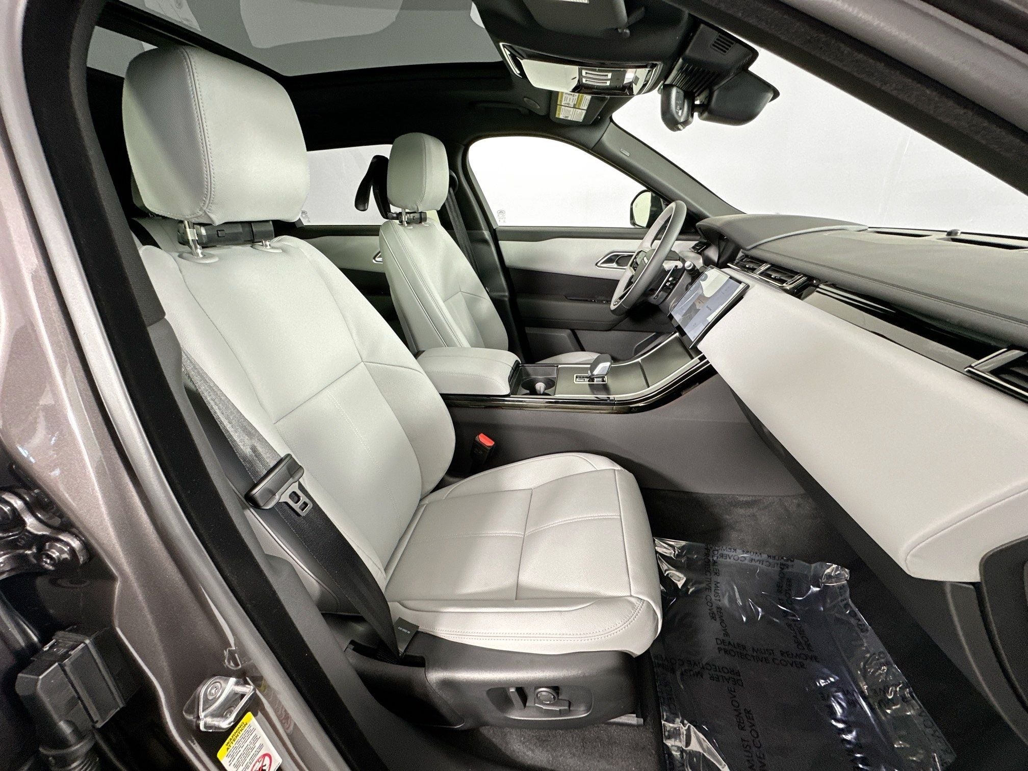 2026 Land Rover Range Rover Velar Dynamic SE