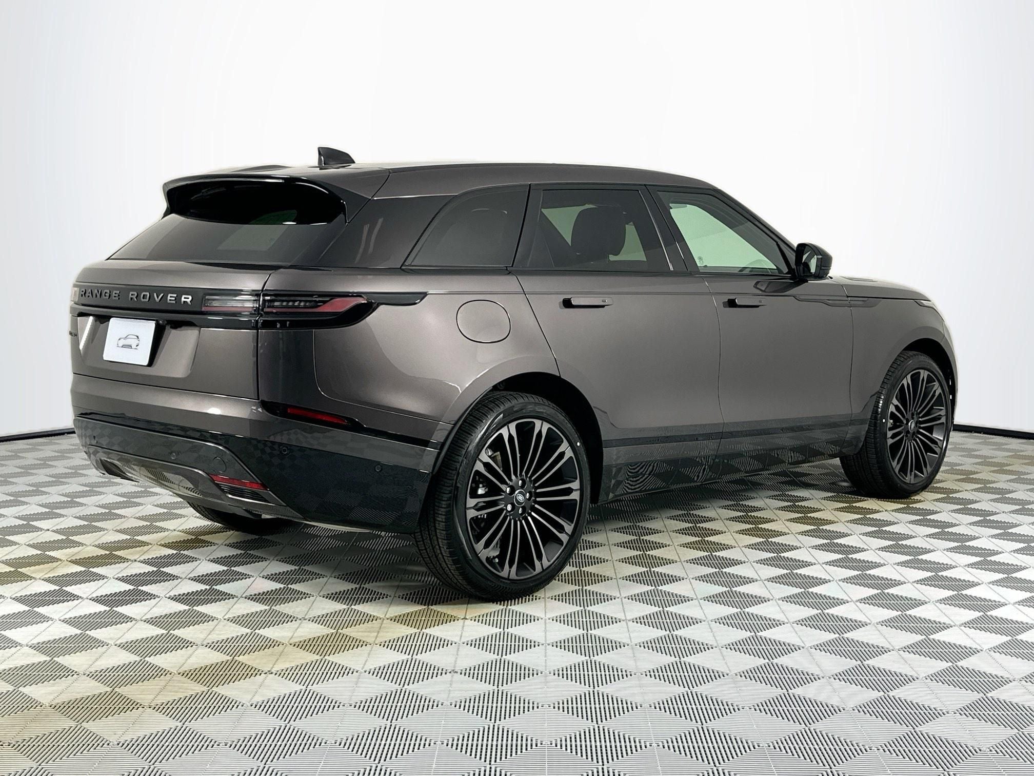 2026 Land Rover Range Rover Velar Dynamic SE