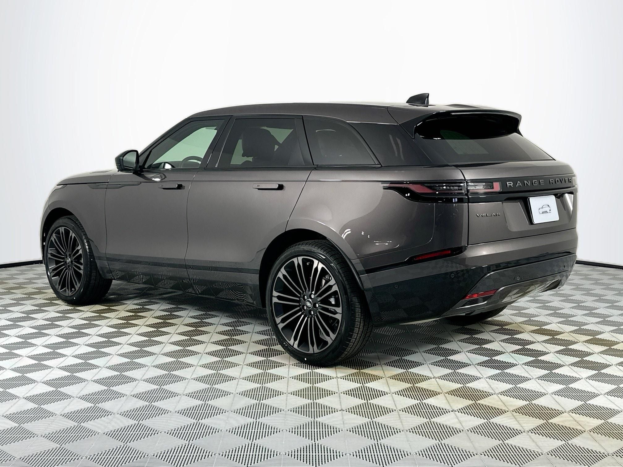2026 Land Rover Range Rover Velar Dynamic SE