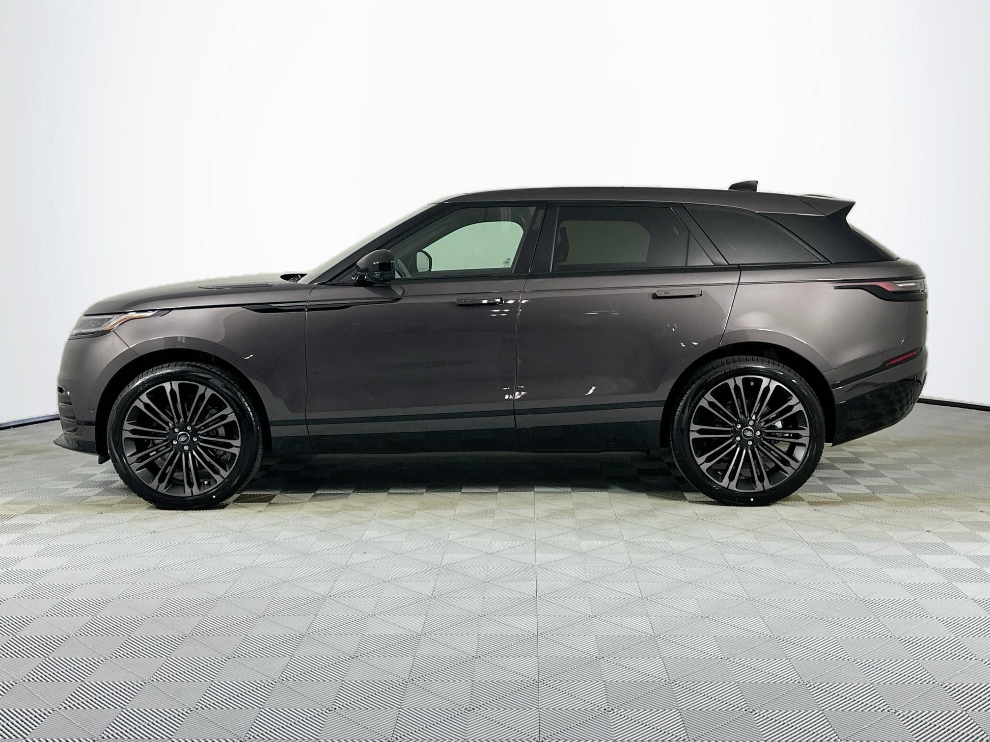 2026 Land Rover Range Rover Velar Dynamic SE