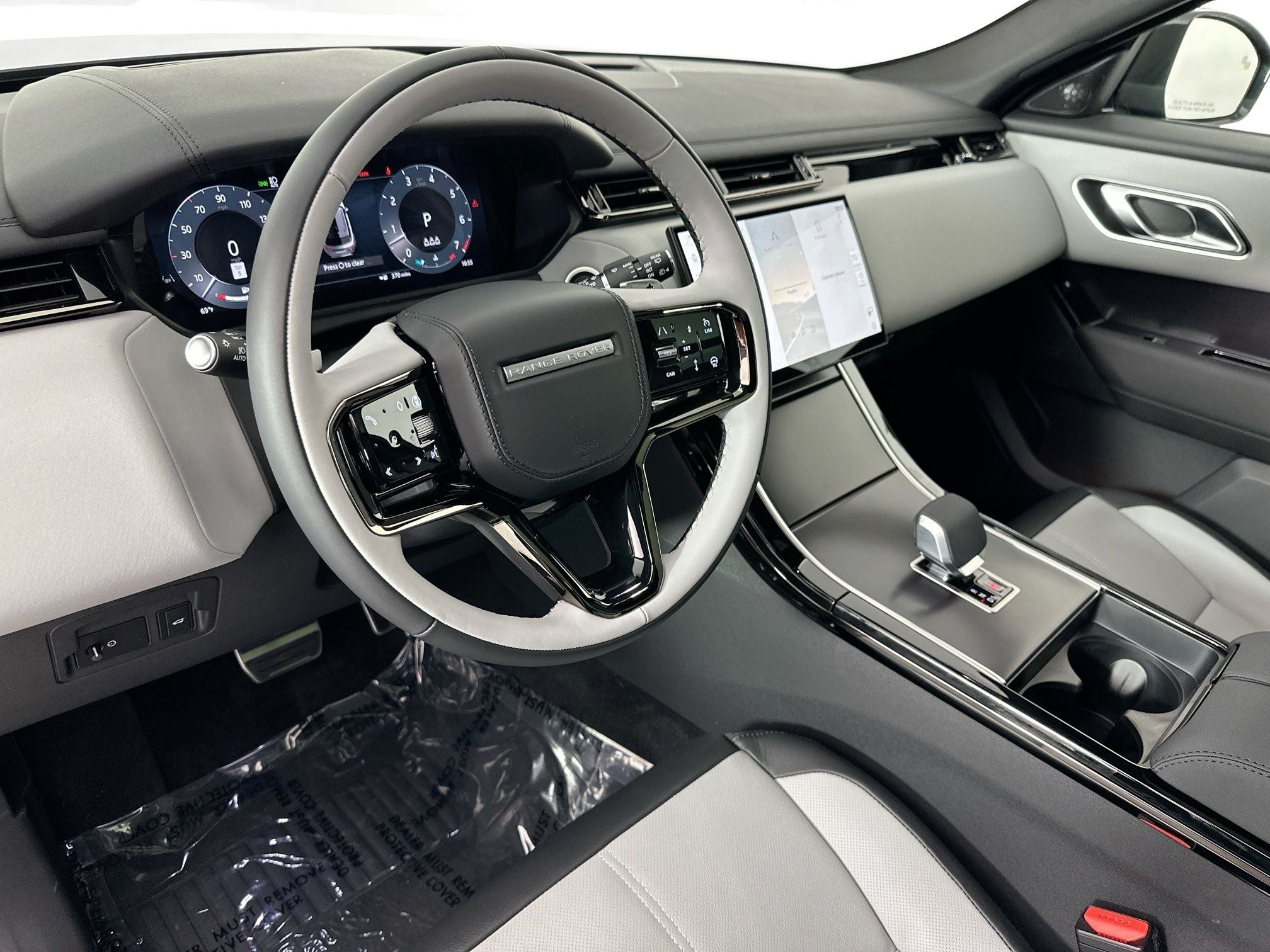 2026 Land Rover Range Rover Velar Dynamic SE