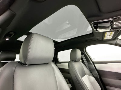 2026 Land Rover Range Rover Velar Dynamic SE