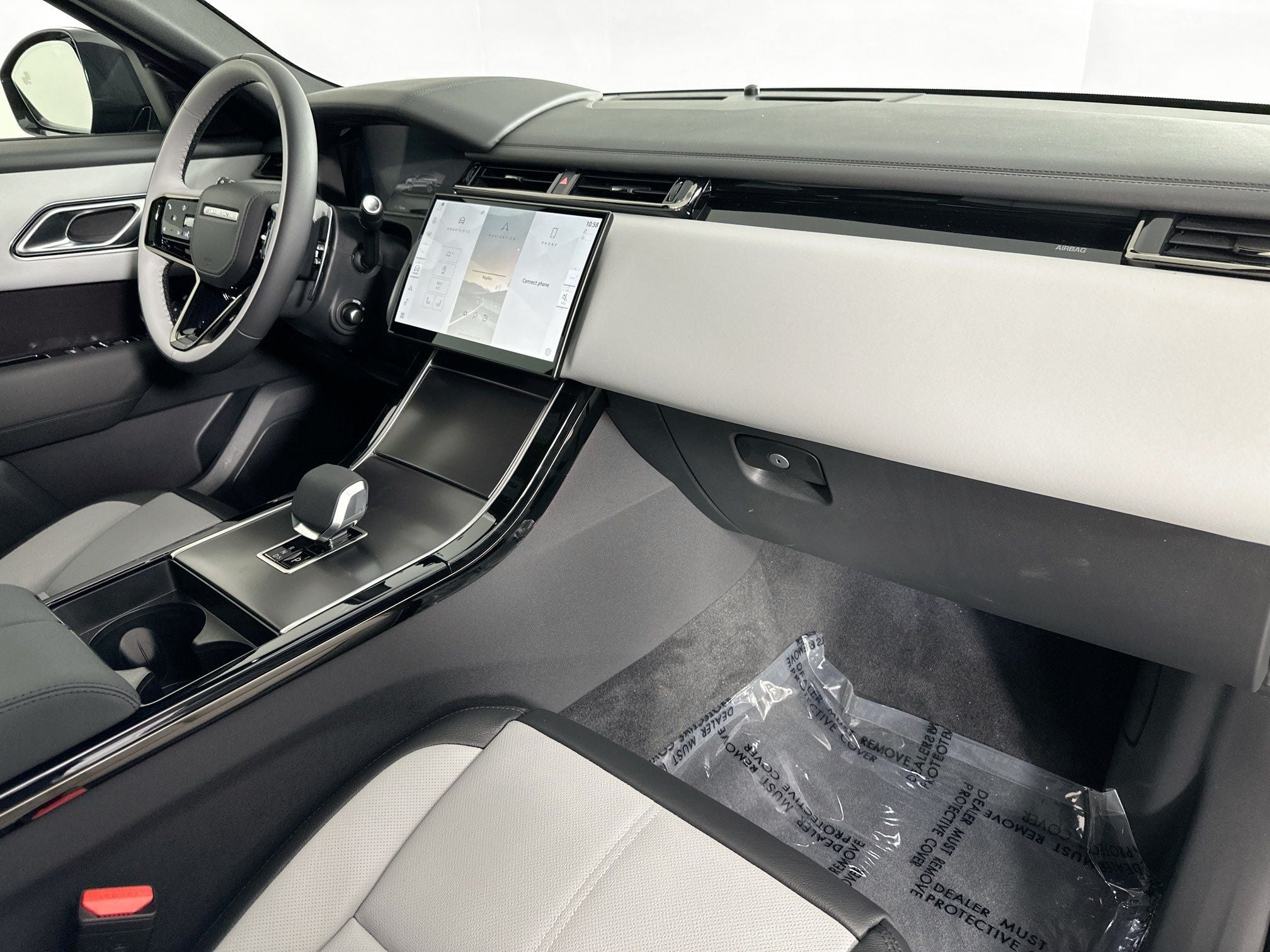 2026 Land Rover Range Rover Velar Dynamic SE