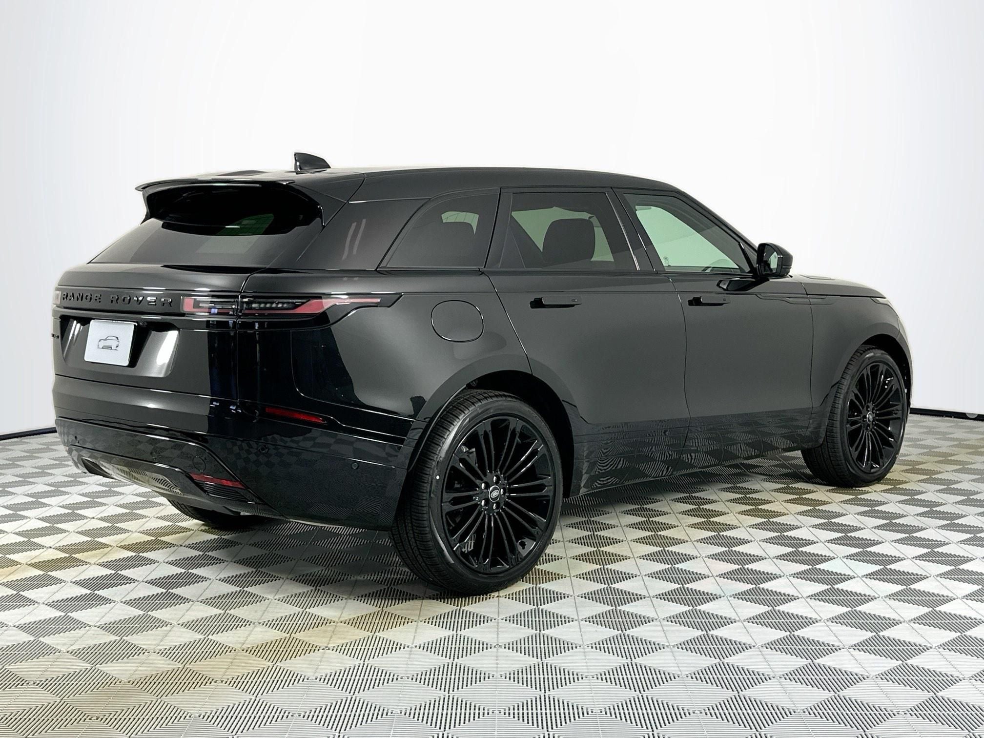 2026 Land Rover Range Rover Velar Dynamic SE