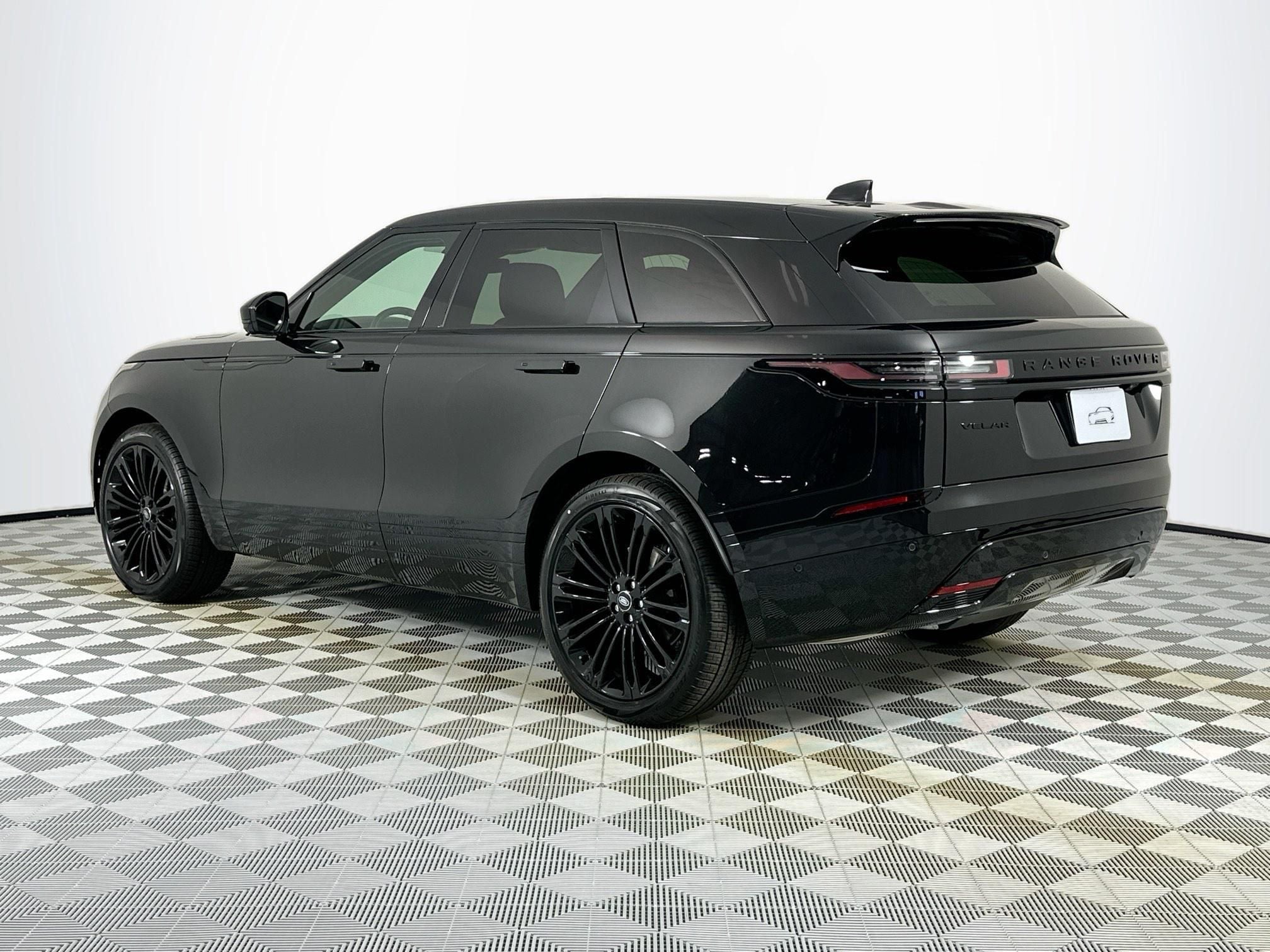 2026 Land Rover Range Rover Velar Dynamic SE