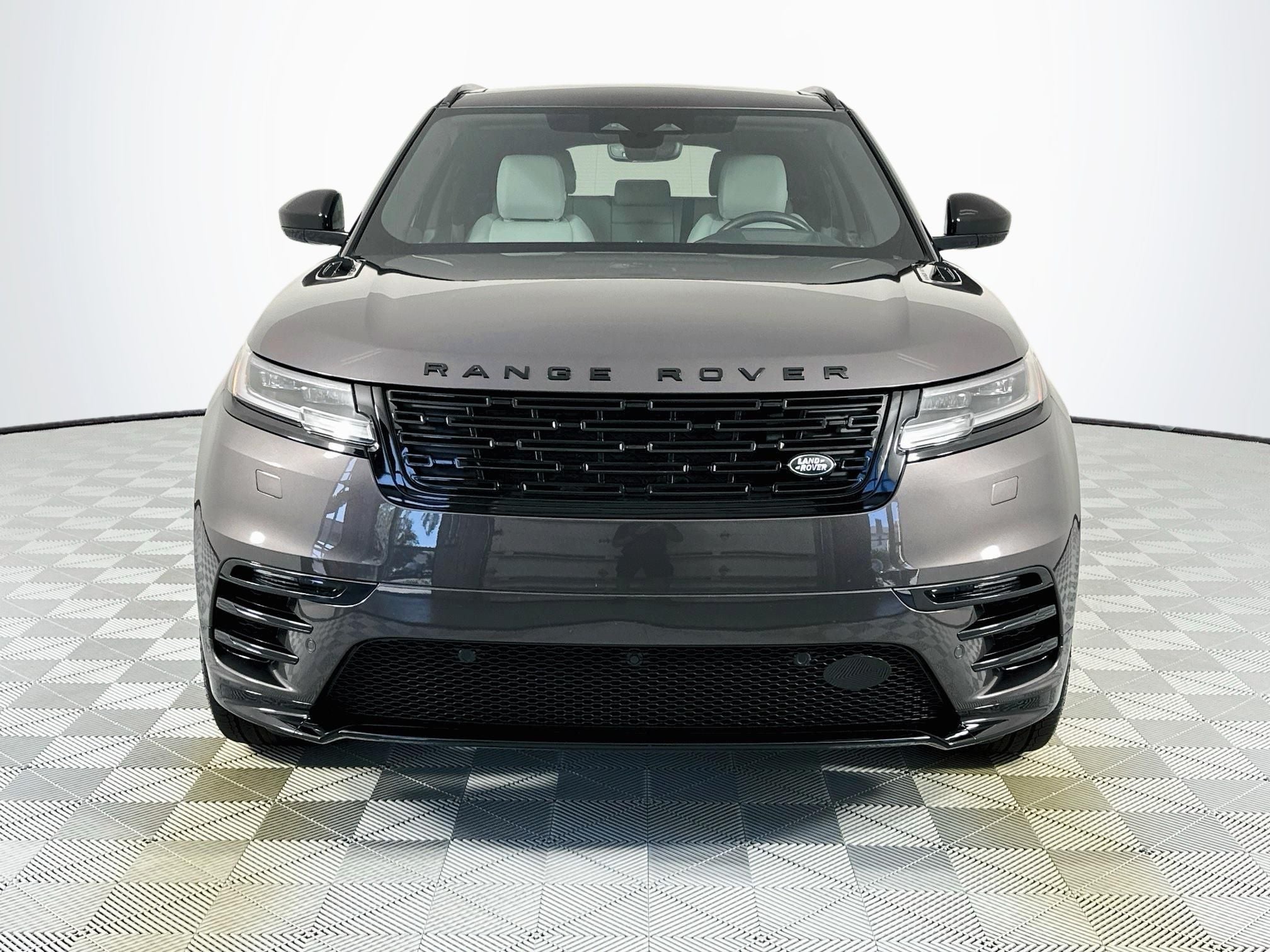 2024 Land Rover Range Rover Velar Dynamic SE